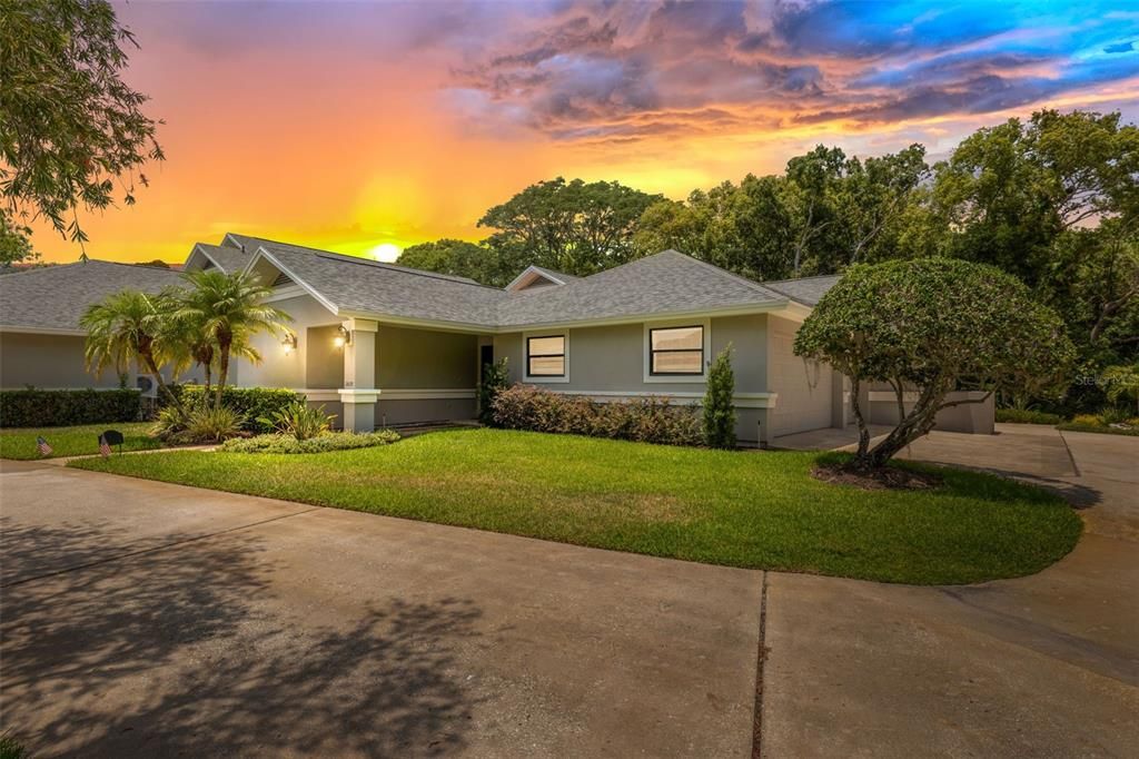 For Sale: $689,000 (3 beds, 2 baths, 2808 Square Feet)