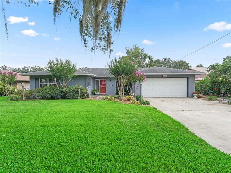 Active With Contract: $450,000 (3 beds, 2 baths, 2011 Square Feet)