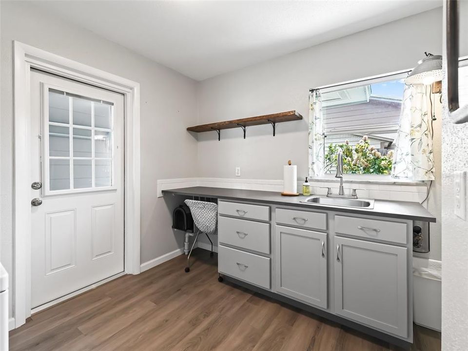 Active With Contract: $450,000 (3 beds, 2 baths, 2011 Square Feet)