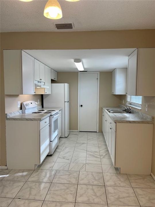 Recently Rented: $1,400 (2 beds, 2 baths, 1000 Square Feet)