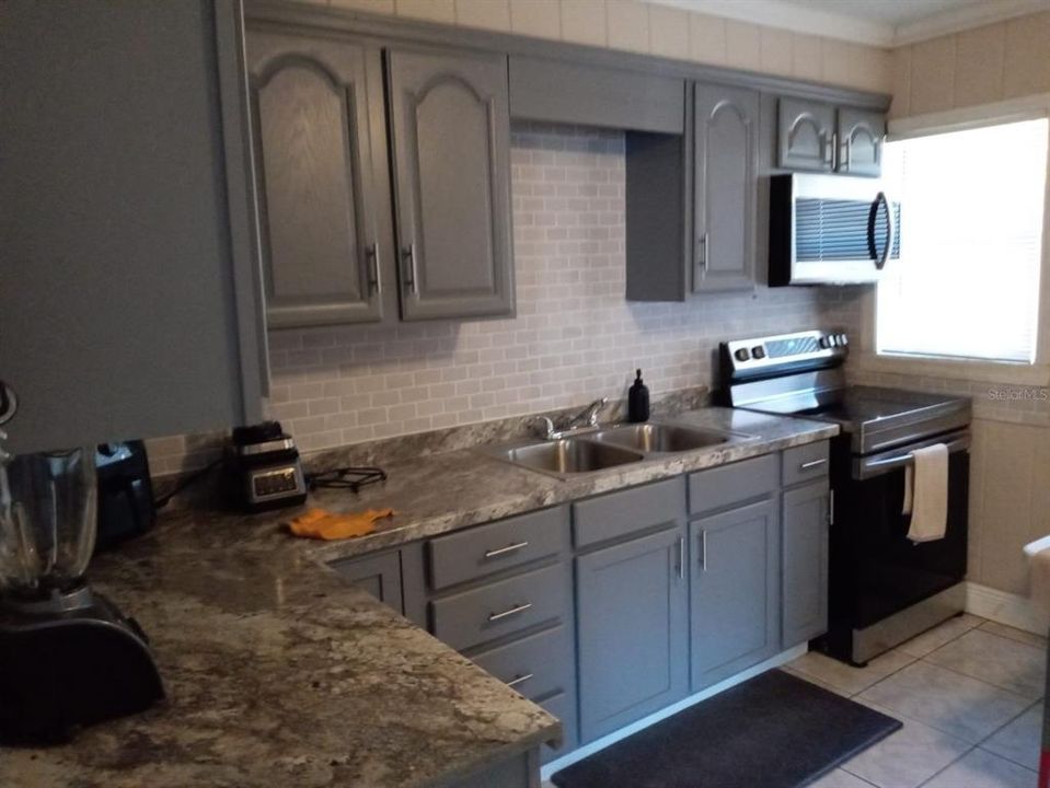 For Sale: $214,500 (3 beds, 1 baths, 1005 Square Feet)