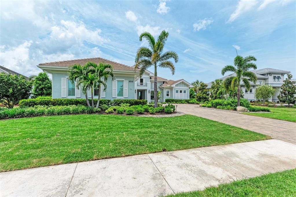 Active With Contract: $2,195,000 (3 beds, 3 baths, 3138 Square Feet)