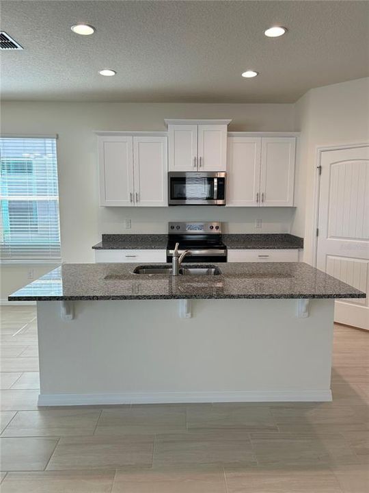 Active With Contract: $2,950 (3 beds, 2 baths, 2216 Square Feet)