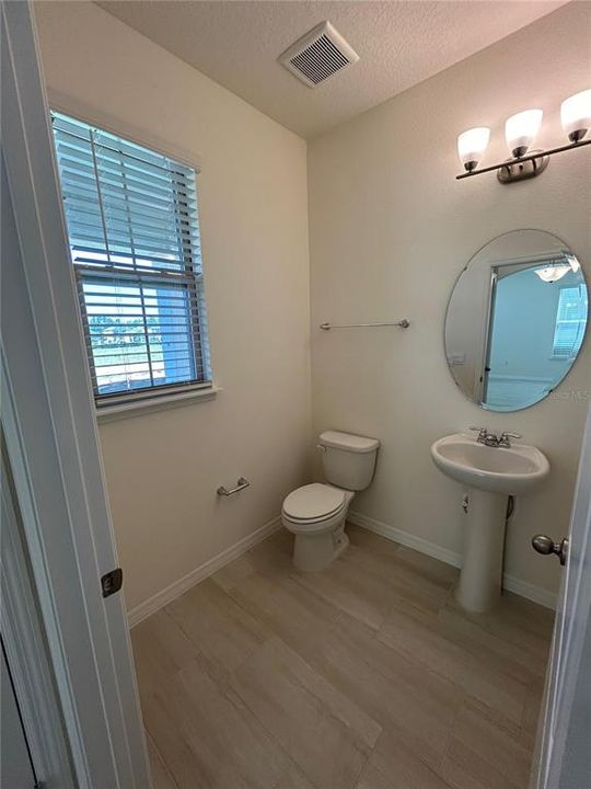 Active With Contract: $2,950 (3 beds, 2 baths, 2216 Square Feet)