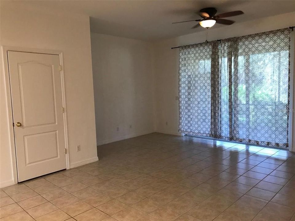 Recently Rented: $1,850 (3 beds, 2 baths, 1446 Square Feet)