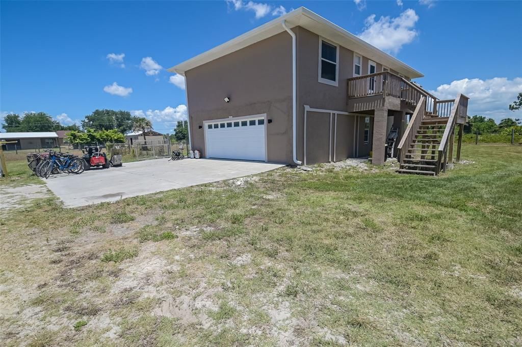 Active With Contract: $295,000 (3 beds, 3 baths, 1400 Square Feet)