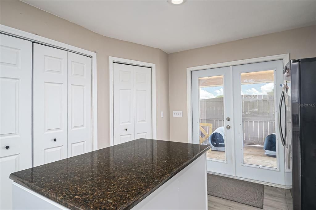 Active With Contract: $295,000 (3 beds, 3 baths, 1400 Square Feet)