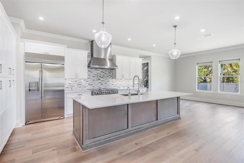 Active With Contract: $1,895,000 (5 beds, 5 baths, 4351 Square Feet)