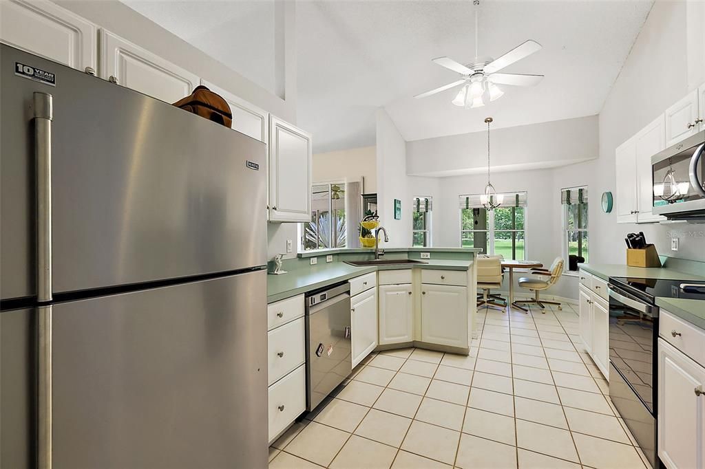For Sale: $309,900 (3 beds, 2 baths, 1709 Square Feet)