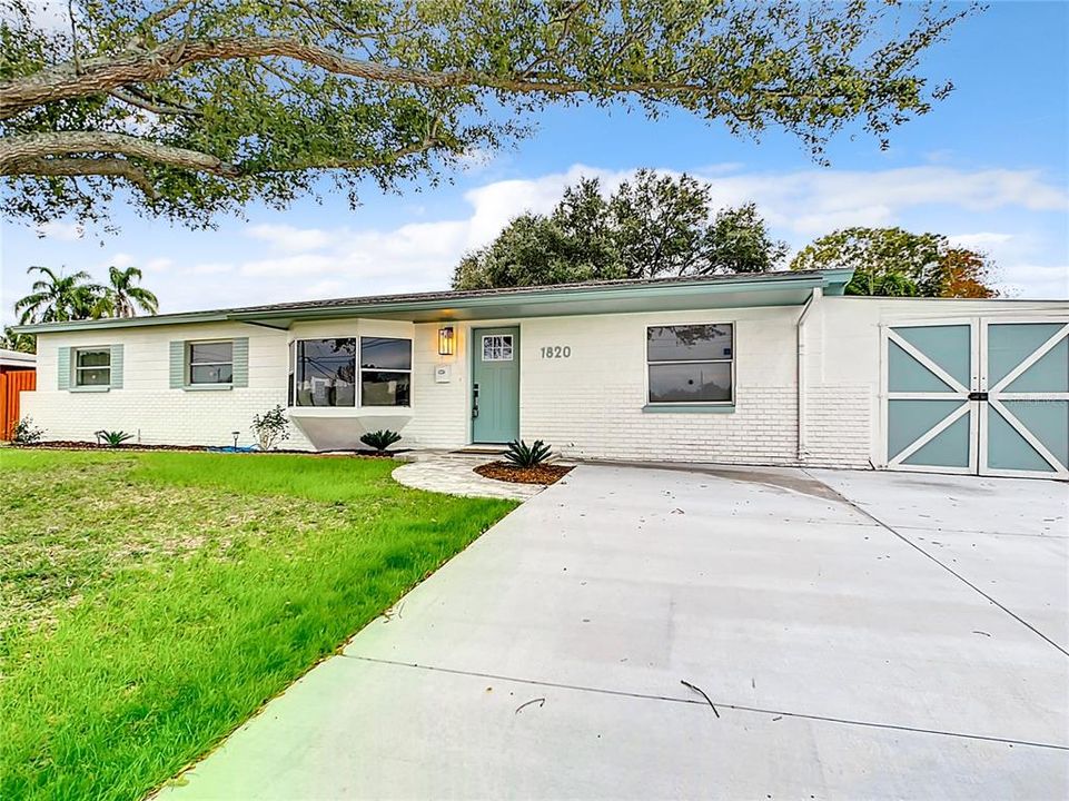 Active With Contract: $519,000 (4 beds, 2 baths, 1551 Square Feet)
