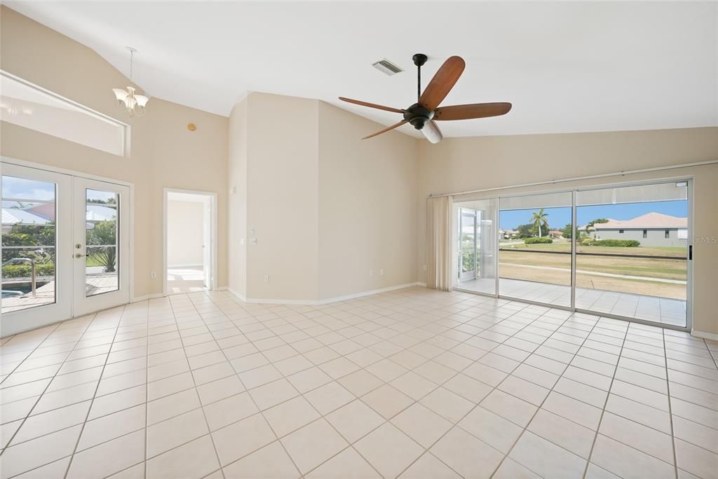 Active With Contract: $379,000 (3 beds, 3 baths, 1953 Square Feet)