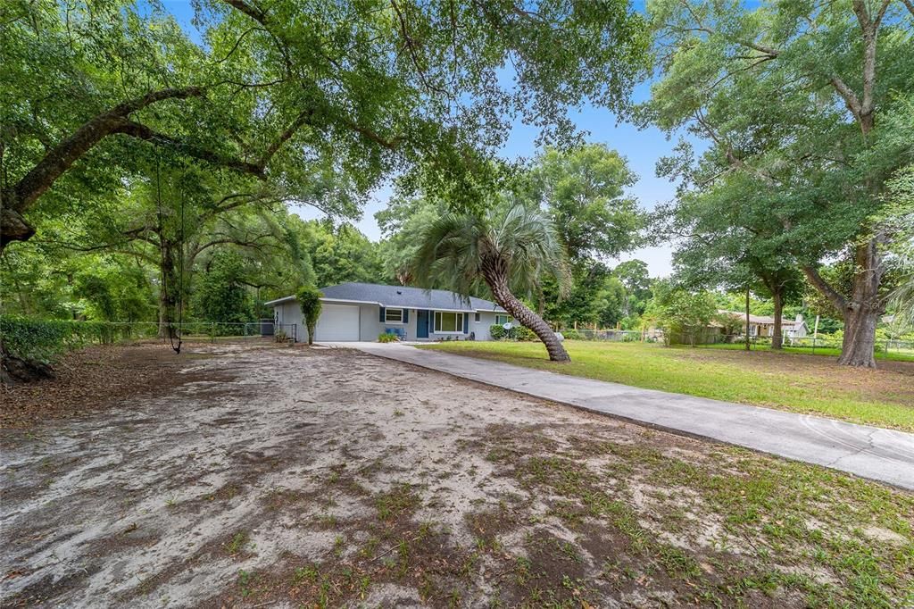 Active With Contract: $265,000 (3 beds, 2 baths, 1966 Square Feet)