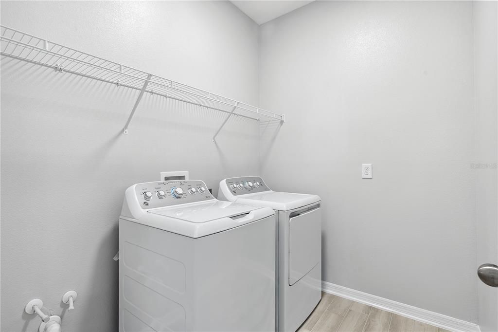 Active With Contract: $2,600 (3 beds, 2 baths, 1691 Square Feet)