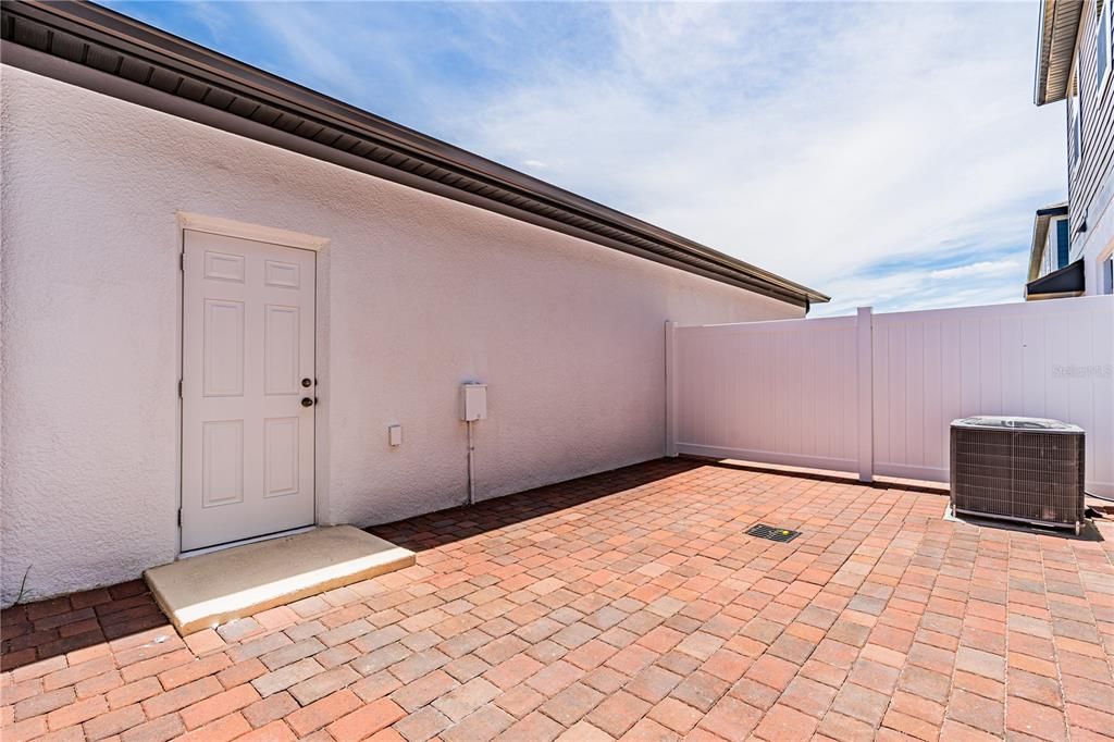 Active With Contract: $2,600 (3 beds, 2 baths, 1691 Square Feet)