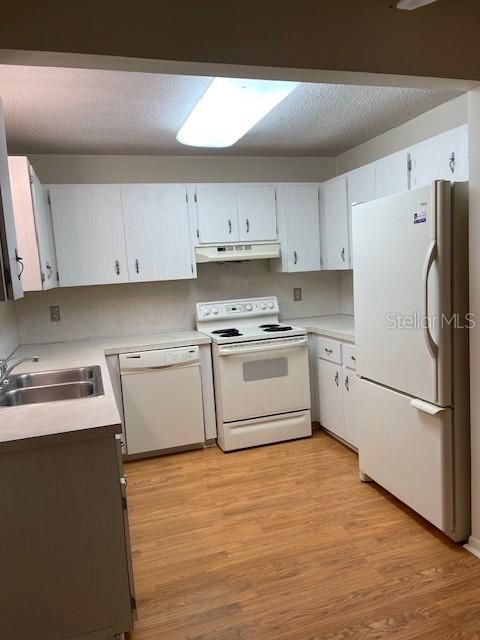 For Sale: $154,900 (2 beds, 2 baths, 1345 Square Feet)