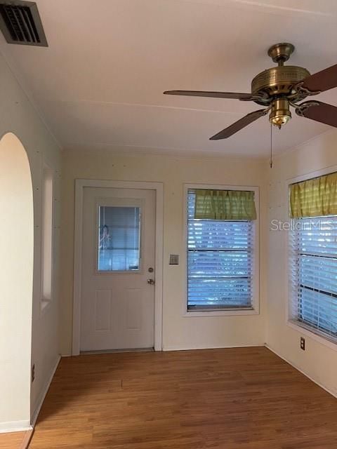 For Sale: $154,900 (2 beds, 2 baths, 1345 Square Feet)