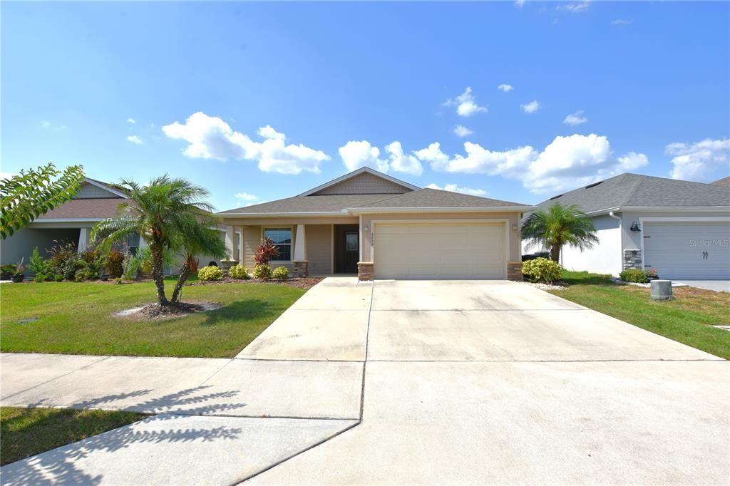 Active With Contract: $2,150 (4 beds, 2 baths, 1716 Square Feet)