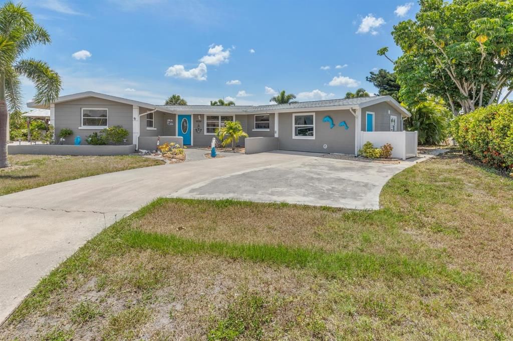 Active With Contract: $499,000 (3 beds, 2 baths, 1993 Square Feet)