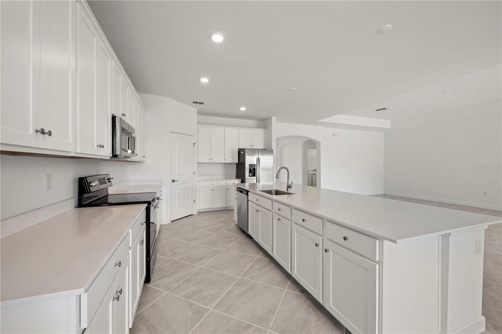 Active With Contract: $681,096 (3 beds, 3 baths, 2444 Square Feet)