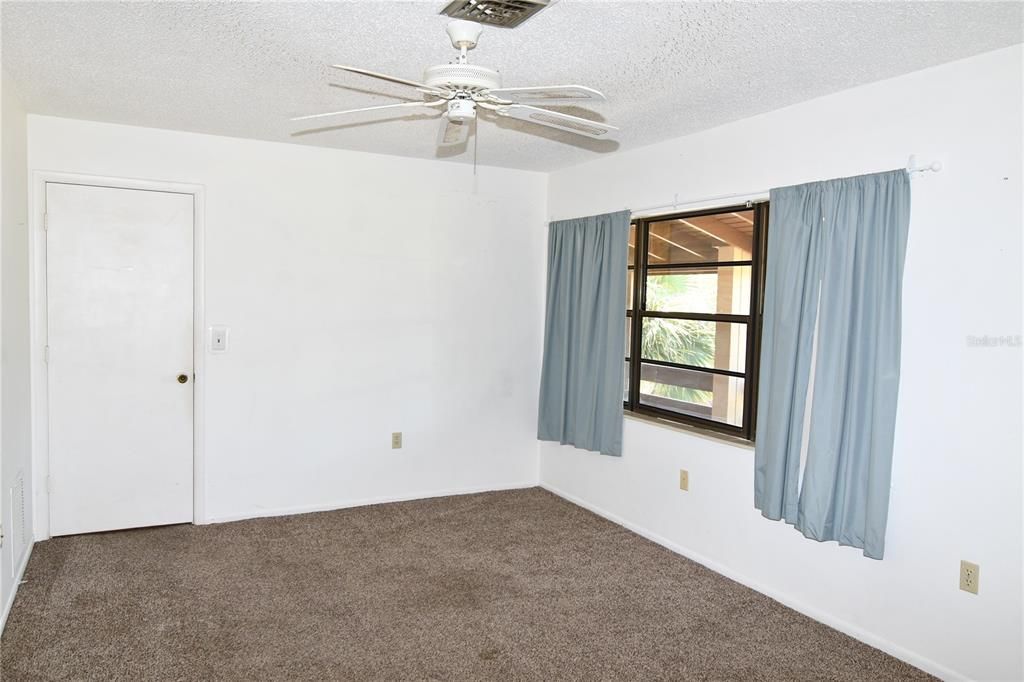 For Sale: $250,000 (2 beds, 2 baths, 1294 Square Feet)