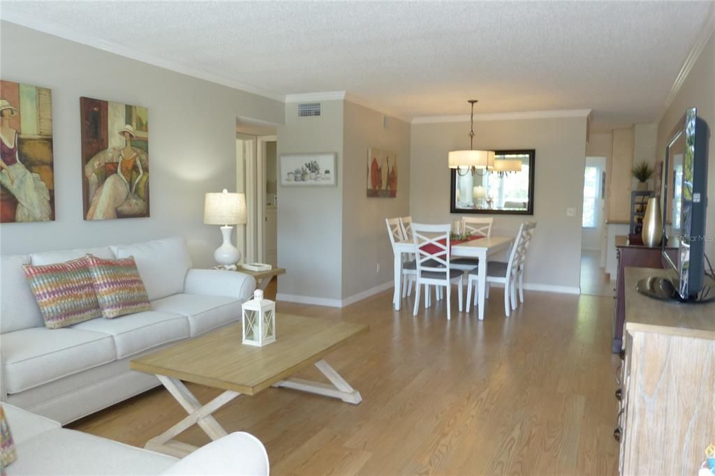 Active With Contract: $1,795 (2 beds, 2 baths, 1100 Square Feet)