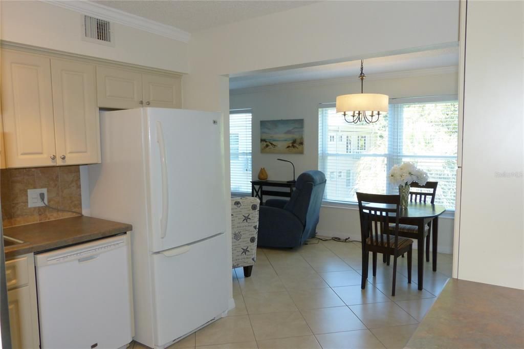 Active With Contract: $1,795 (2 beds, 2 baths, 1100 Square Feet)