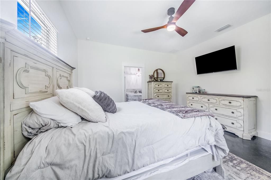En Venta: $714,899 (3 camas, 2 baños, 1936 Pies cuadrados)