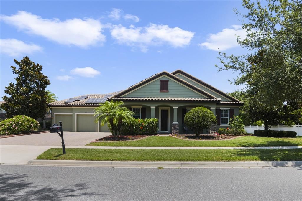 Active With Contract: $900,000 (5 beds, 3 baths, 3347 Square Feet)