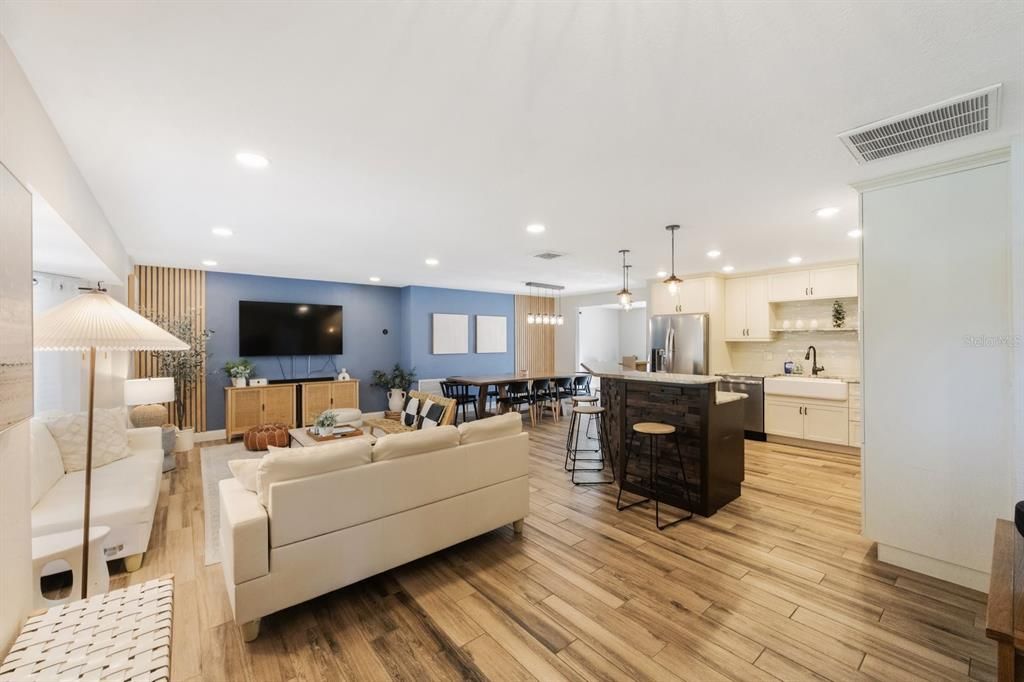 Active With Contract: $724,900 (4 beds, 2 baths, 2080 Square Feet)