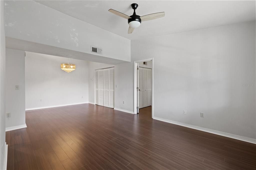 Active With Contract: $141,000 (2 beds, 2 baths, 888 Square Feet)