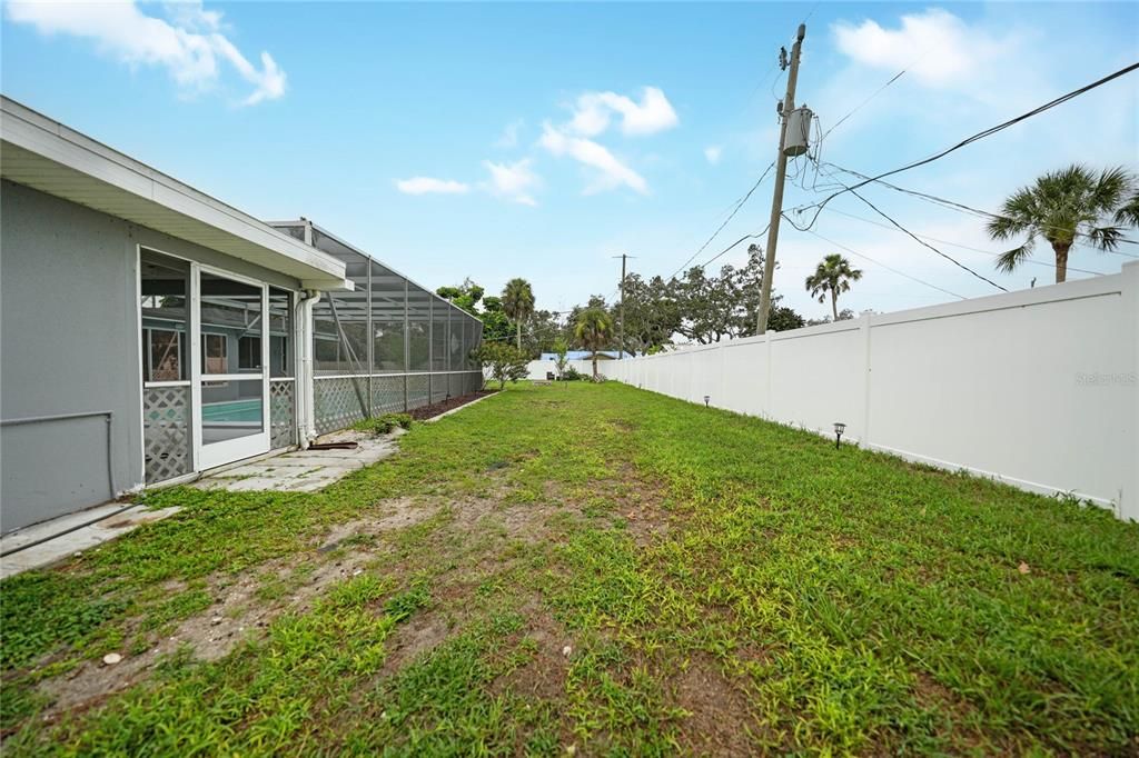 For Sale: $390,000 (4 beds, 2 baths, 1999 Square Feet)