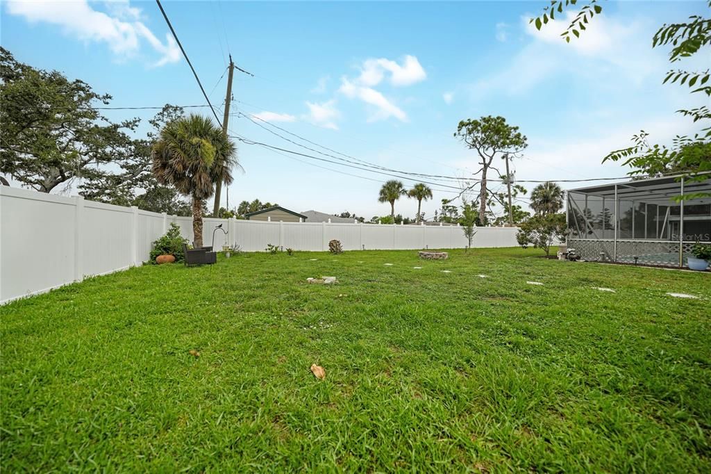 For Sale: $390,000 (4 beds, 2 baths, 1999 Square Feet)