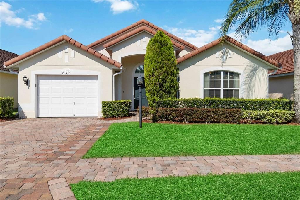 Recently Sold: $395,000 (4 beds, 2 baths, 1477 Square Feet)