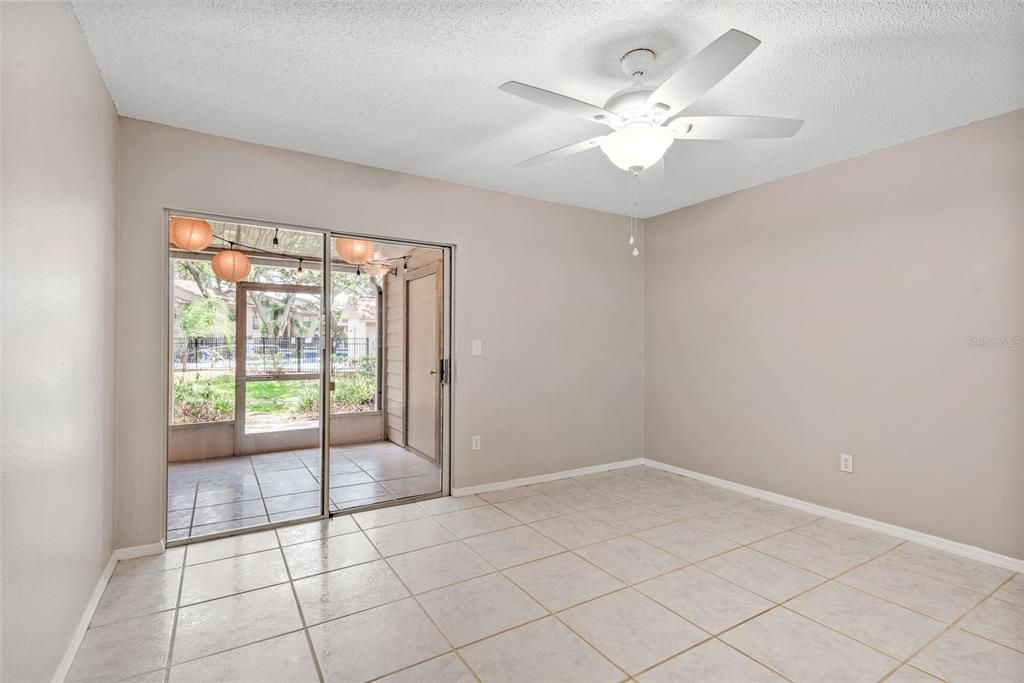 Active With Contract: $235,000 (2 beds, 2 baths, 1036 Square Feet)