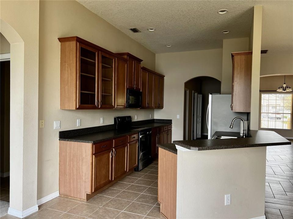 For Rent: $2,800 (4 beds, 3 baths, 2496 Square Feet)