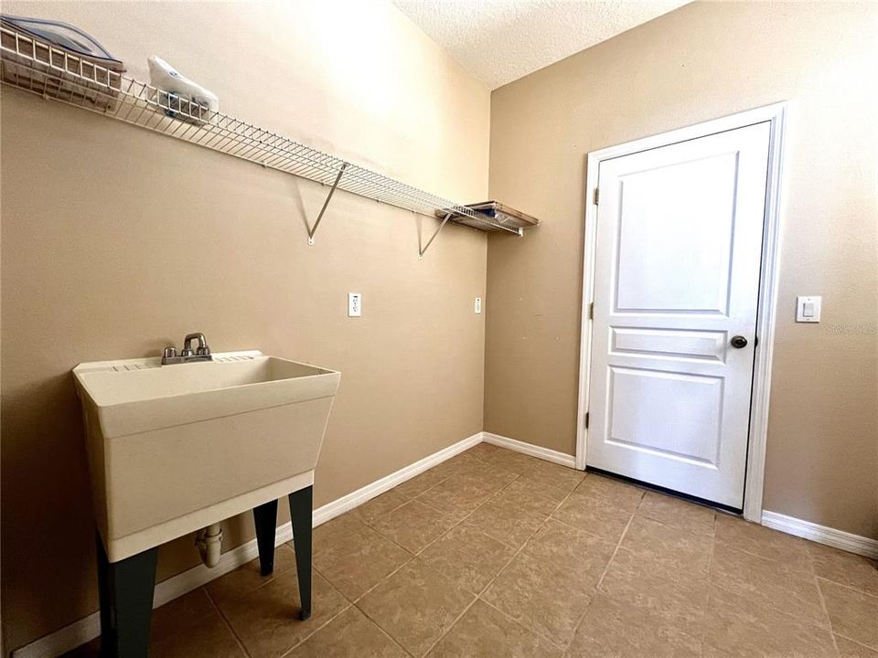 В аренду: $2,800 (4 спален, 3 ванн, 2496 Квадратных фут)