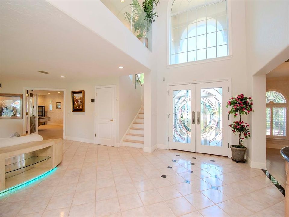 Recently Sold: $2,500,000 (3 beds, 2 baths, 3744 Square Feet)