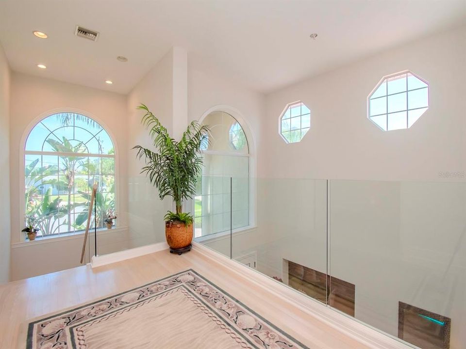 Recently Sold: $2,500,000 (3 beds, 2 baths, 3744 Square Feet)