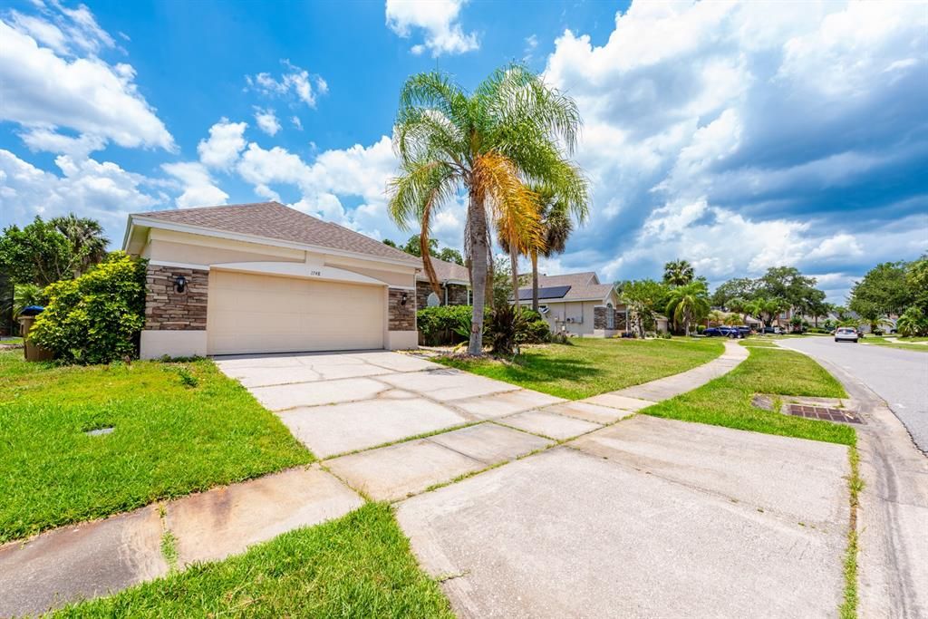 Active With Contract: $450,000 (4 beds, 3 baths, 2249 Square Feet)