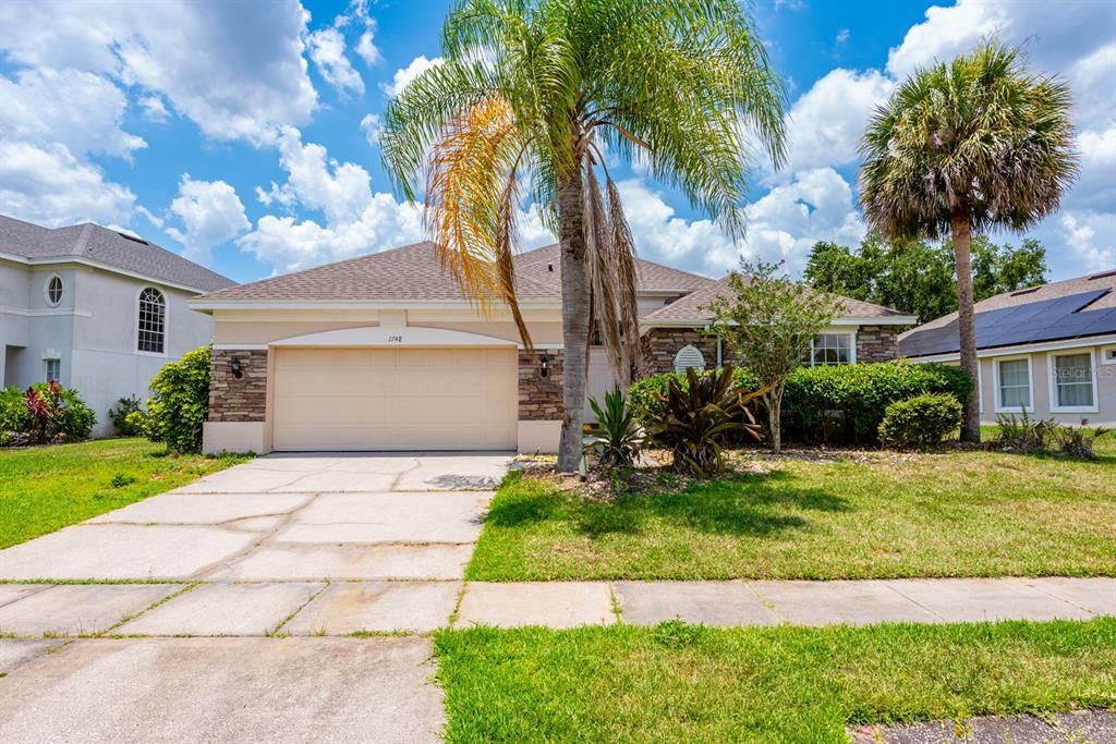 Active With Contract: $450,000 (4 beds, 3 baths, 2249 Square Feet)