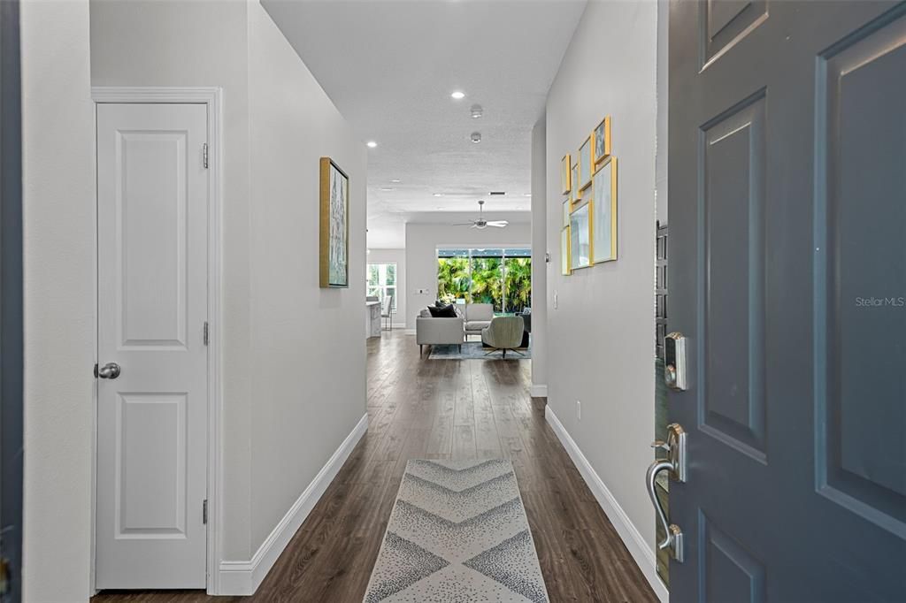 Recently Sold: $725,000 (4 beds, 2 baths, 2014 Square Feet)