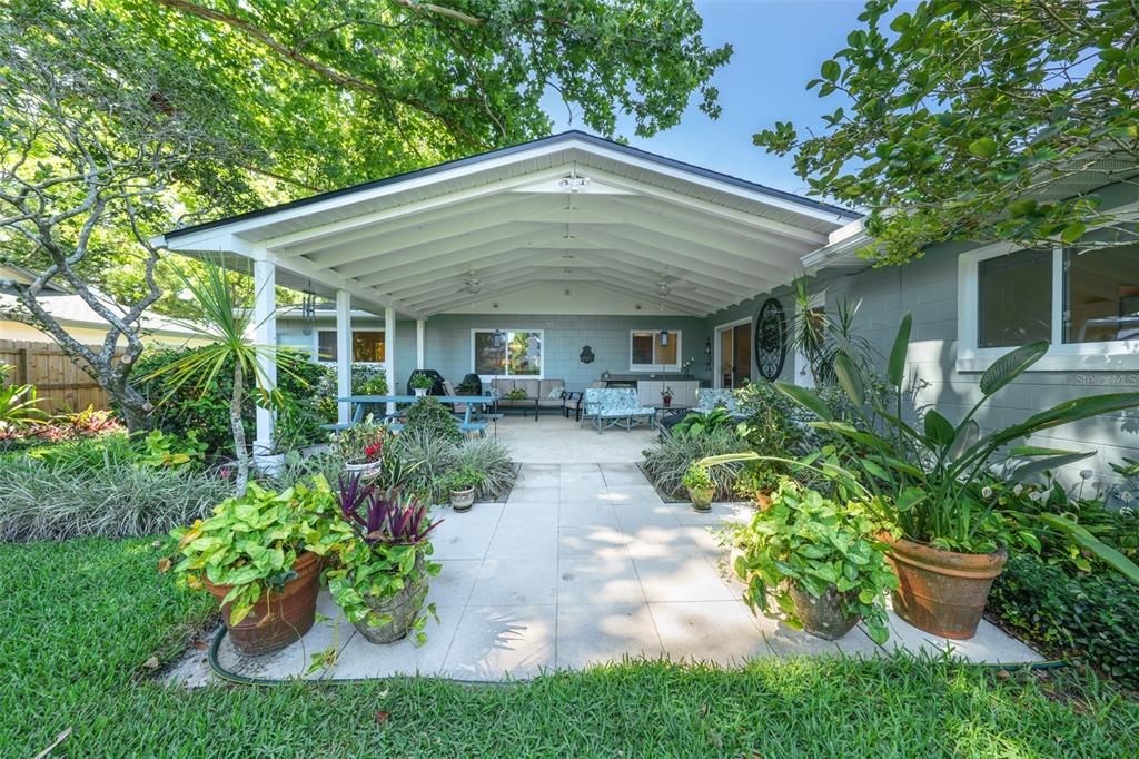 Active With Contract: $650,000 (4 beds, 3 baths, 1990 Square Feet)