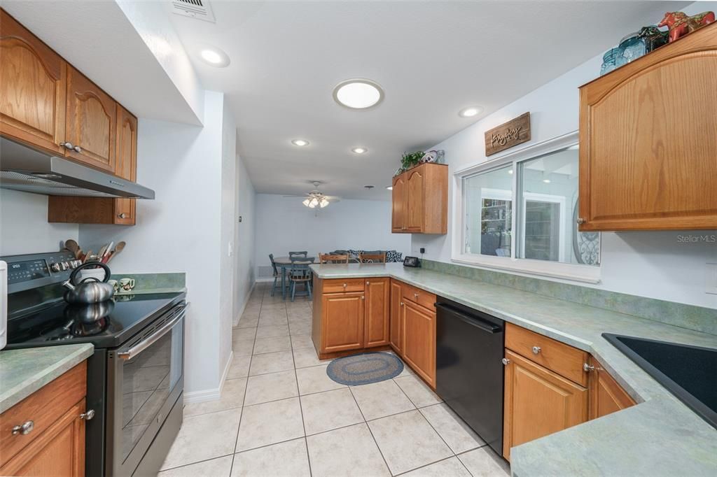 Active With Contract: $650,000 (4 beds, 3 baths, 1990 Square Feet)