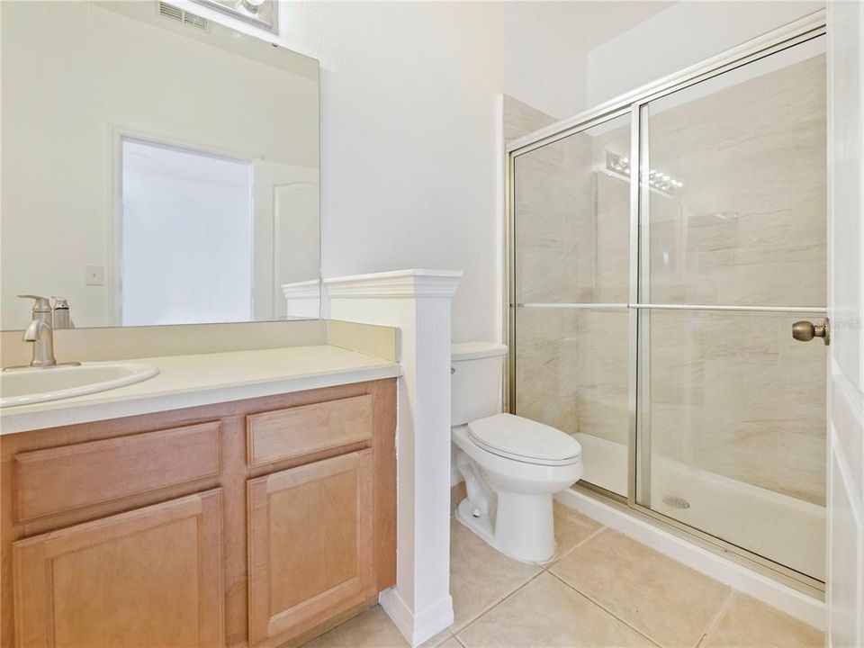 For Sale: $300,000 (2 beds, 2 baths, 1202 Square Feet)