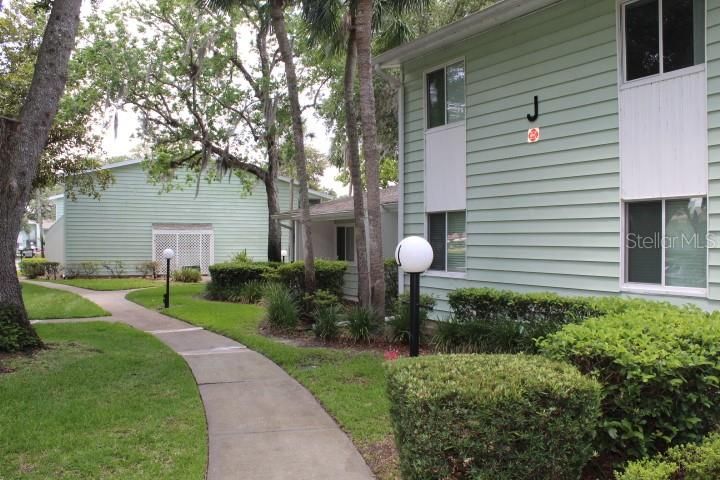 For Sale: $128,000 (2 beds, 1 baths, 1054 Square Feet)