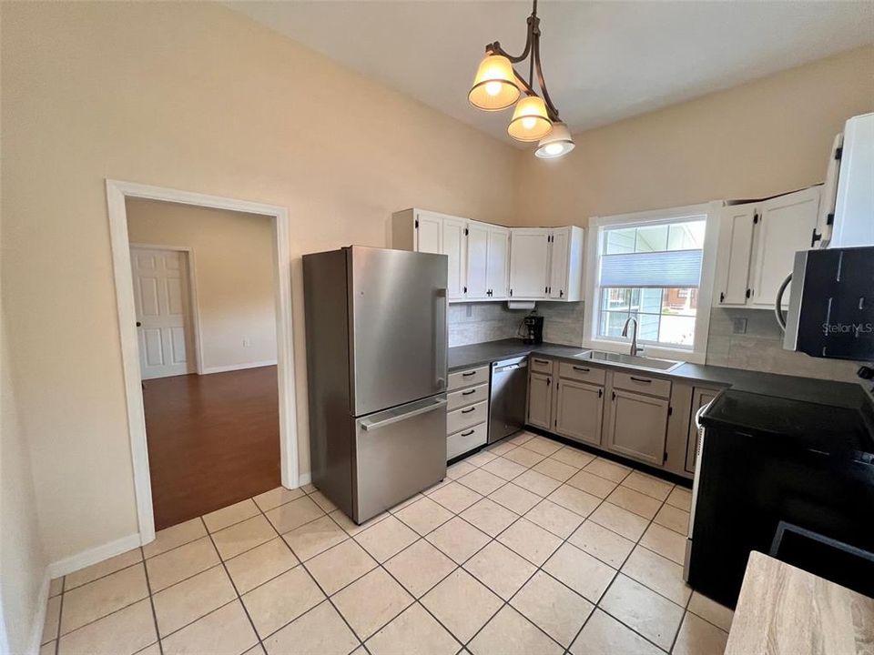 For Rent: $2,000 (2 beds, 2 baths, 1451 Square Feet)