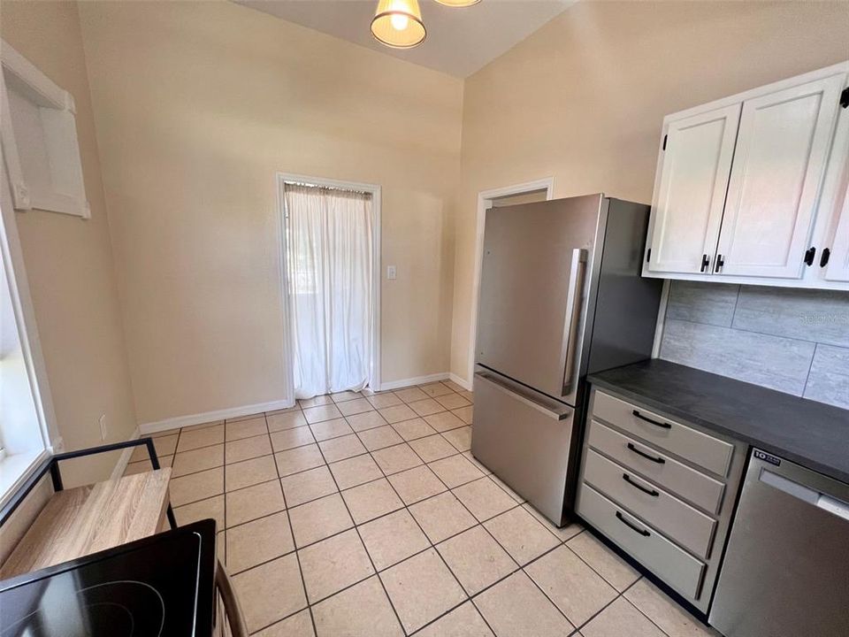 For Rent: $2,000 (2 beds, 2 baths, 1451 Square Feet)