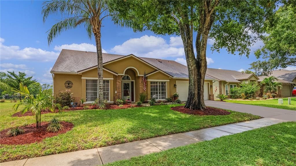 Active With Contract: $600,000 (4 beds, 3 baths, 2285 Square Feet)