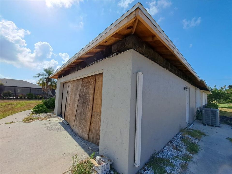 For Sale: $326,000 (3 beds, 2 baths, 1834 Square Feet)