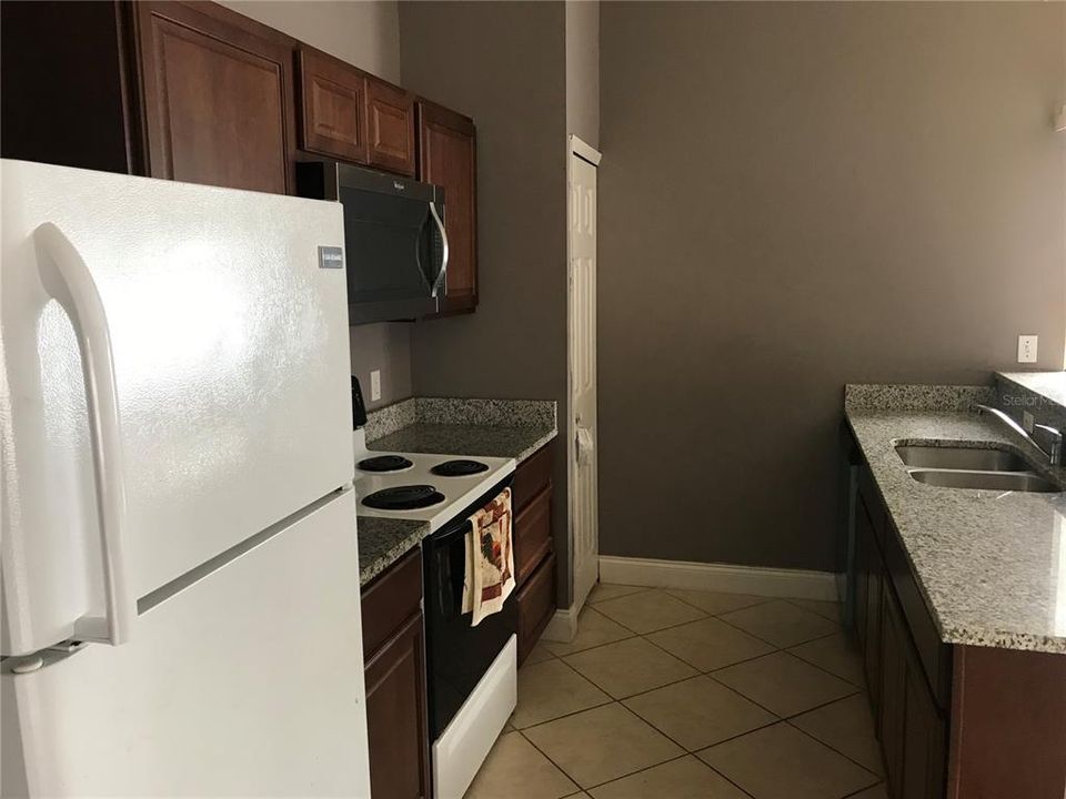 Recently Rented: $1,950 (3 beds, 2 baths, 1211 Square Feet)